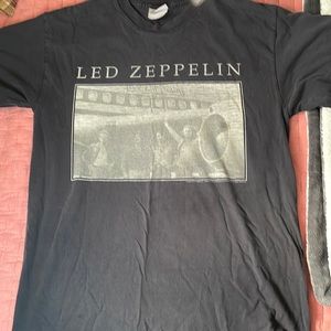 Les Zeppelin tee